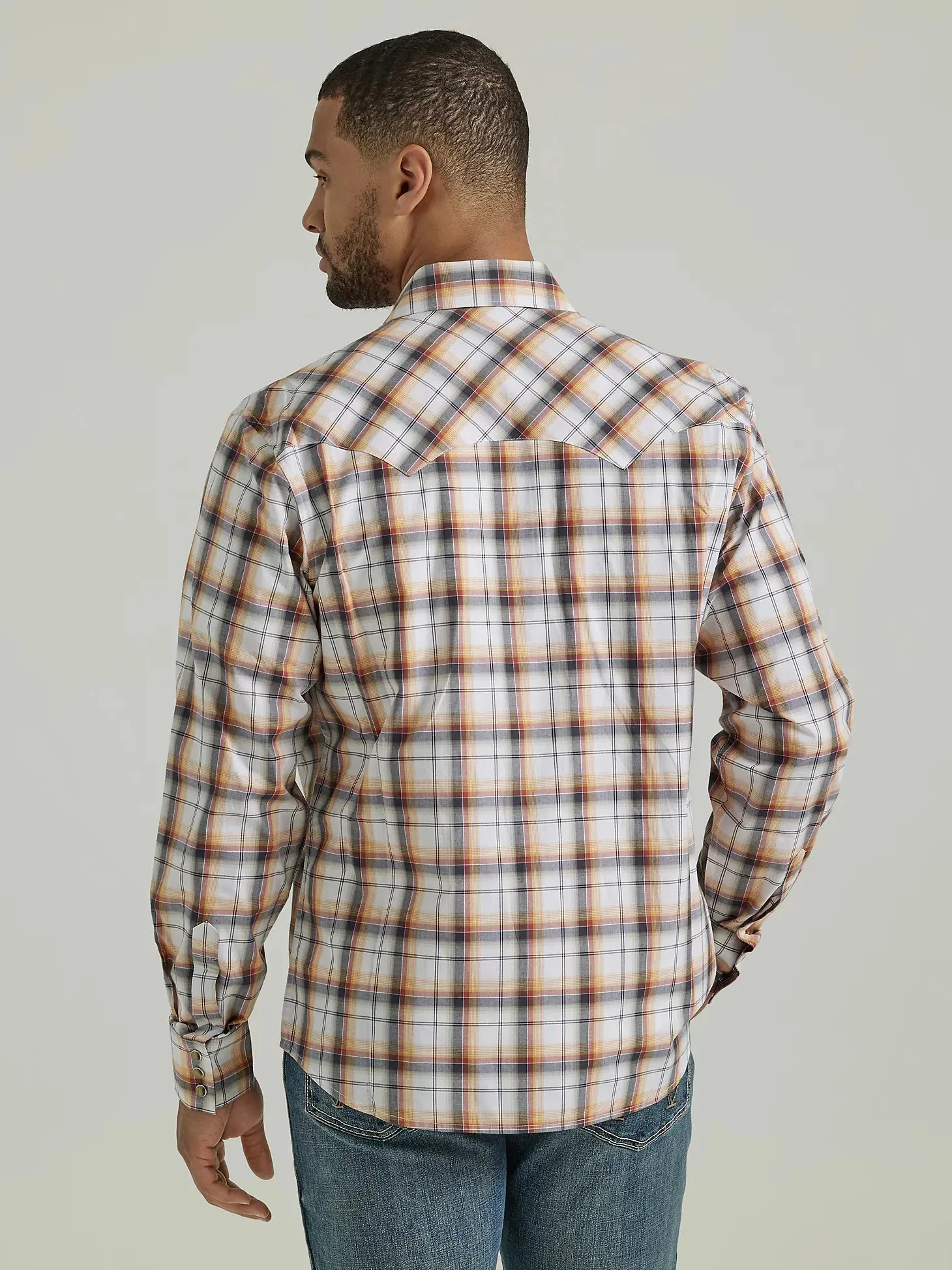 Men's Wrangler Retro® Long Sleeve Sawtooth Snap Pocket Western Shirt in Spiced Plaid - 112346238