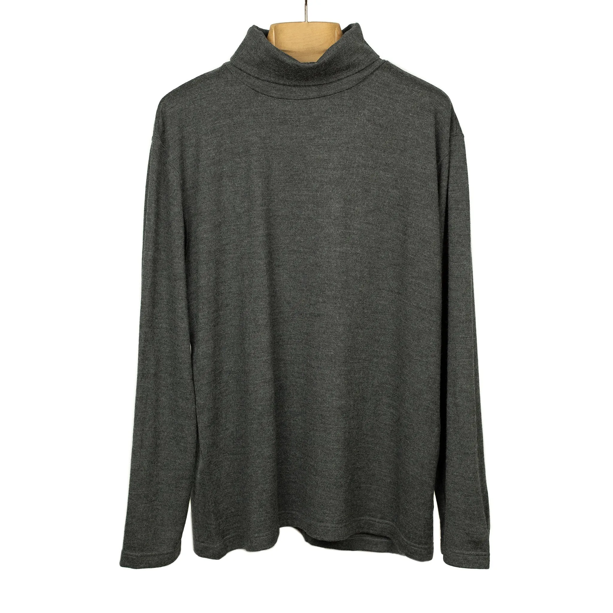 Turtleneck in charcoal washable wool jersey (restock)